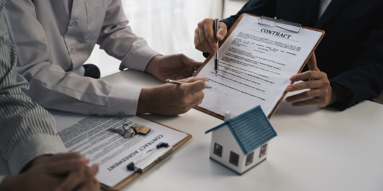 Borrower signing paperwork for non-QM loans in Florida