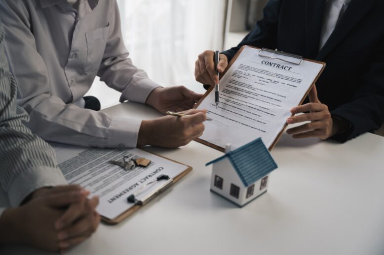 Borrower signing paperwork for non-QM loans in Florida